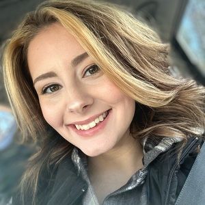 Meet your Posher, Brittney